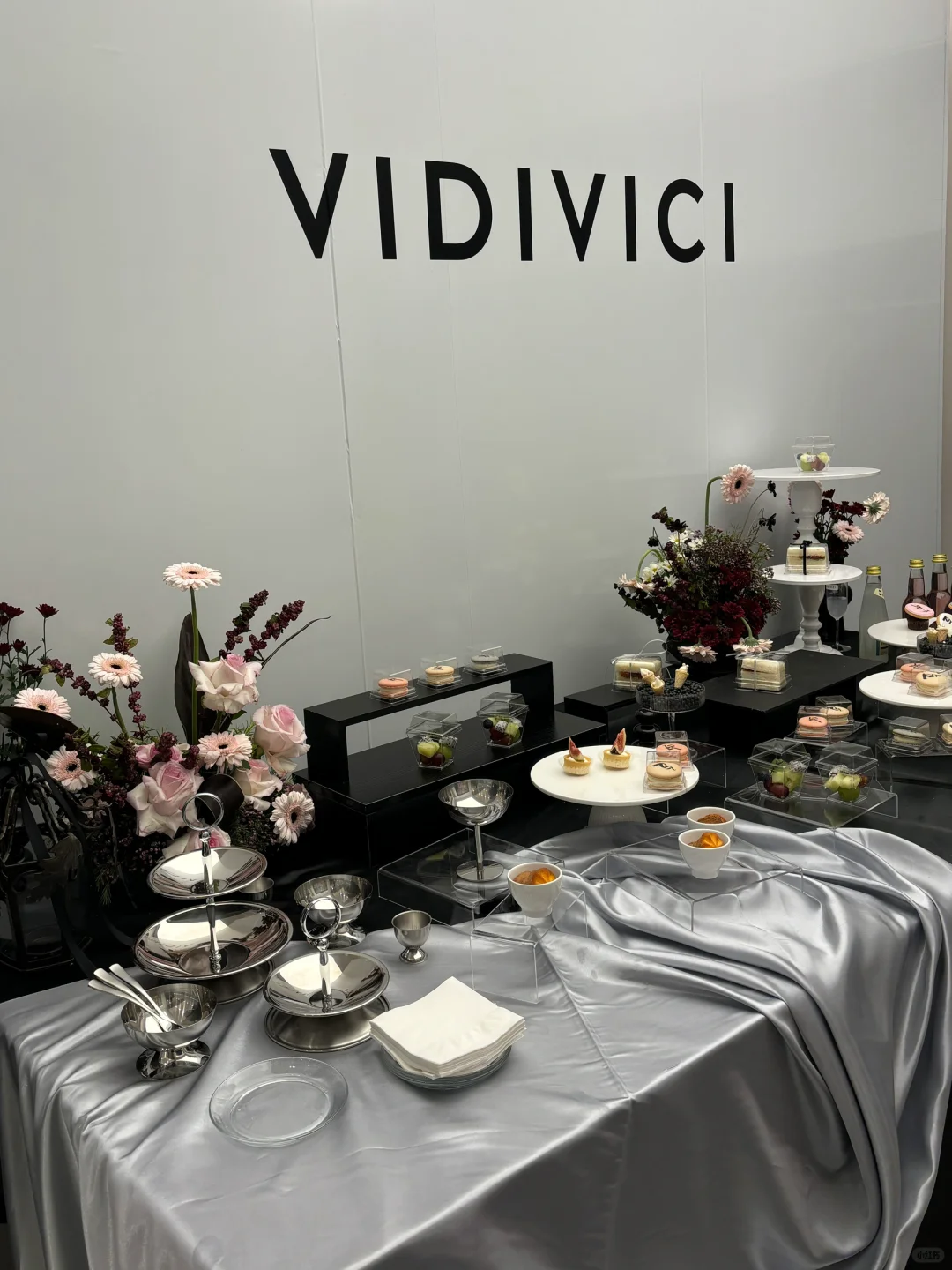🇰🇷VENI by VIDIVICI ⁺♡̶₊⸝⸝ ִ⟡