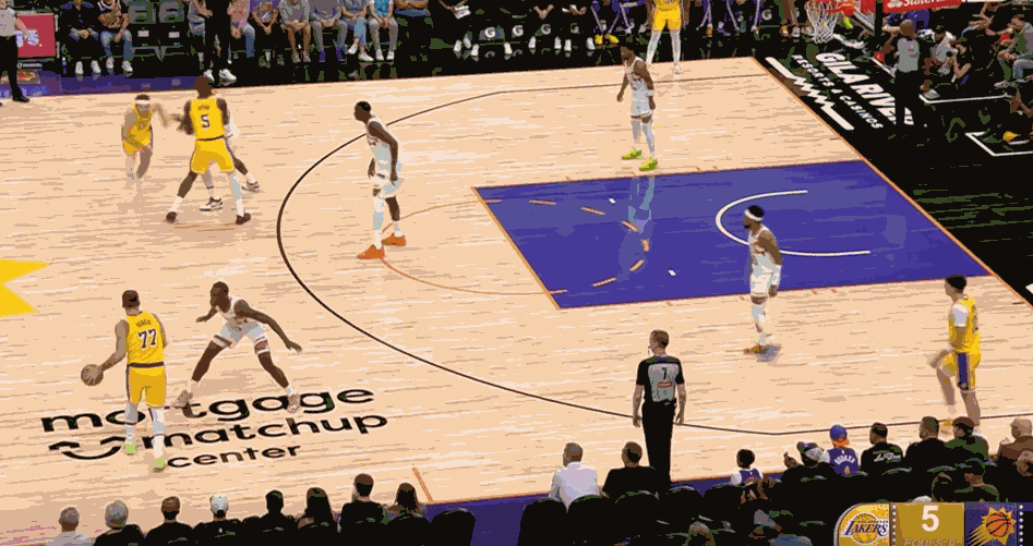 艾顿的下顺威胁问题，没有冲击力，持球人进入腹地后中锋还没到位，形成不了抛传两威胁