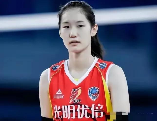 中国女排世联赛总决赛，以下球员迎来考验：
1、副攻高意：作为中国女排副攻第一替补