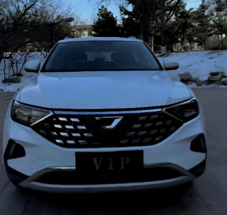 雪天开它出门，安全感直接拉满❄️家人们！挖到宝了🥳 白色车身真的耐脏又耐看！雪