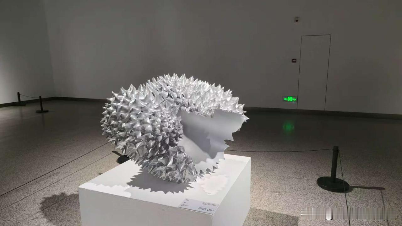 湖北省美术馆雕塑展