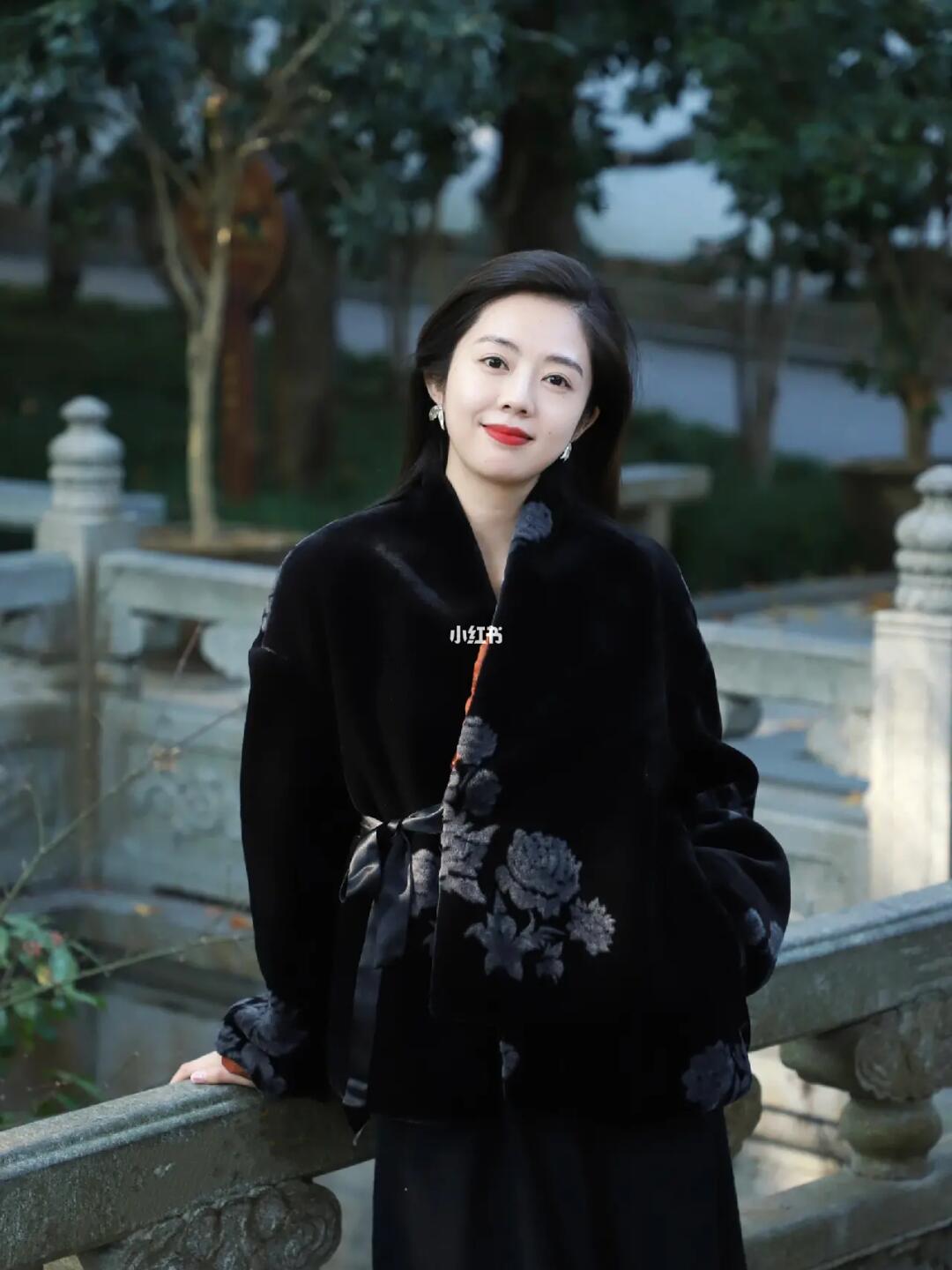 文人感和贵气感有时候也会重叠。