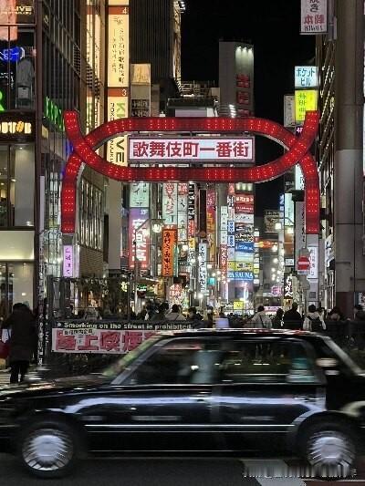 我一朋友对日本很有研究，他给我说了一下日本这几十年大学生就业的问题，大家看看是不