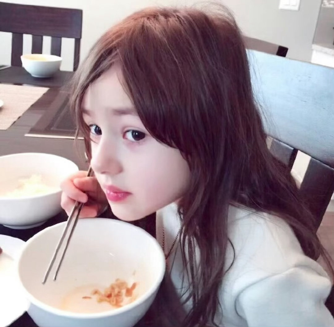 我们都站在各自的角度埋怨对方 算了 彼此各有难处 人与人之间好像永远都无法真正的