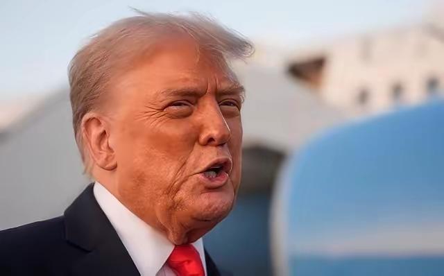 其实特朗普一直想逼全球跟中国脱钩，让中国经济垮掉。可是他算来算去，漏了一点，结果