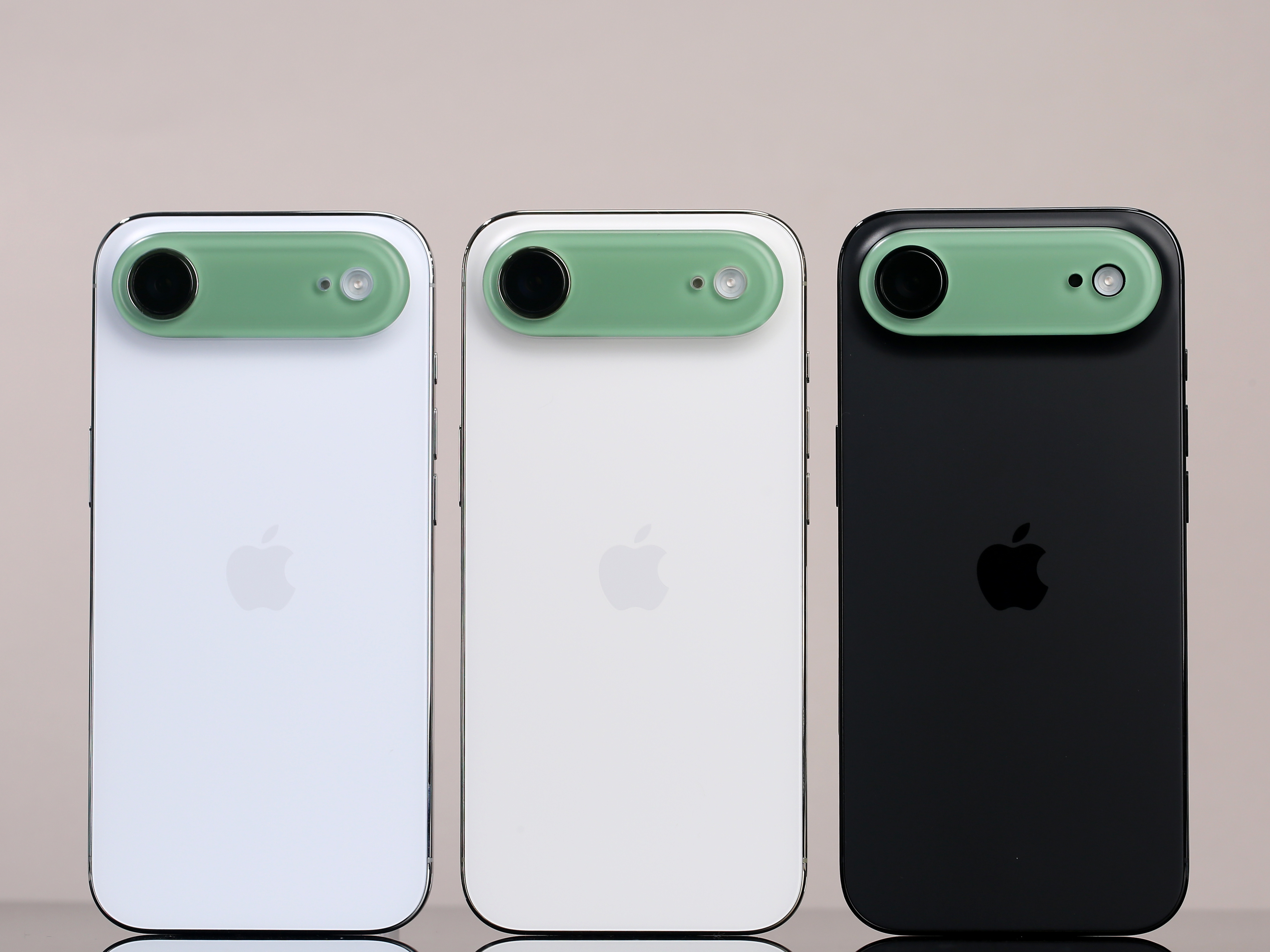 白天上 iPhone Air 平嵌镜盖新颜色，这是其中之一，竹绿