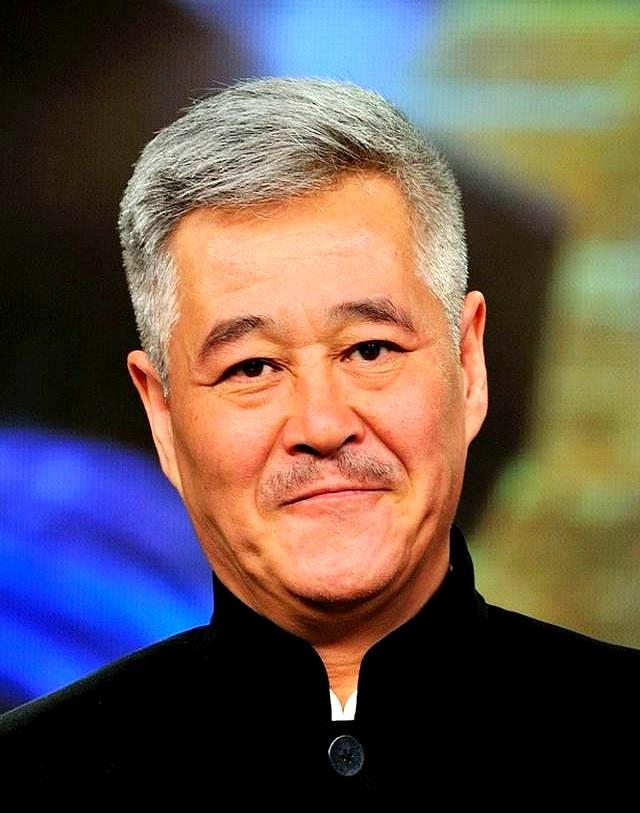 赵本山13年没上春晚，热搜还在年年cue他，评论区集体喊话：爷青回！
 

但真