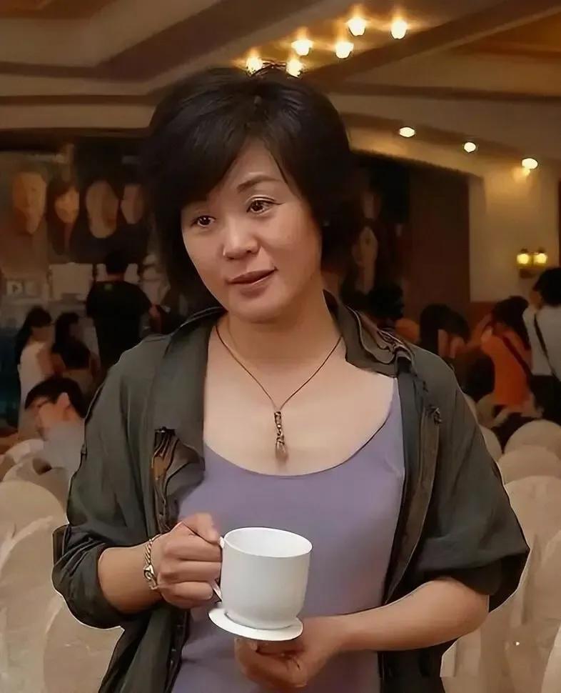 谢晋与丛珊的感情，是娱乐圈里少有的低调范本。当年谢晋顶着外界议论，娶了二婚带着孩