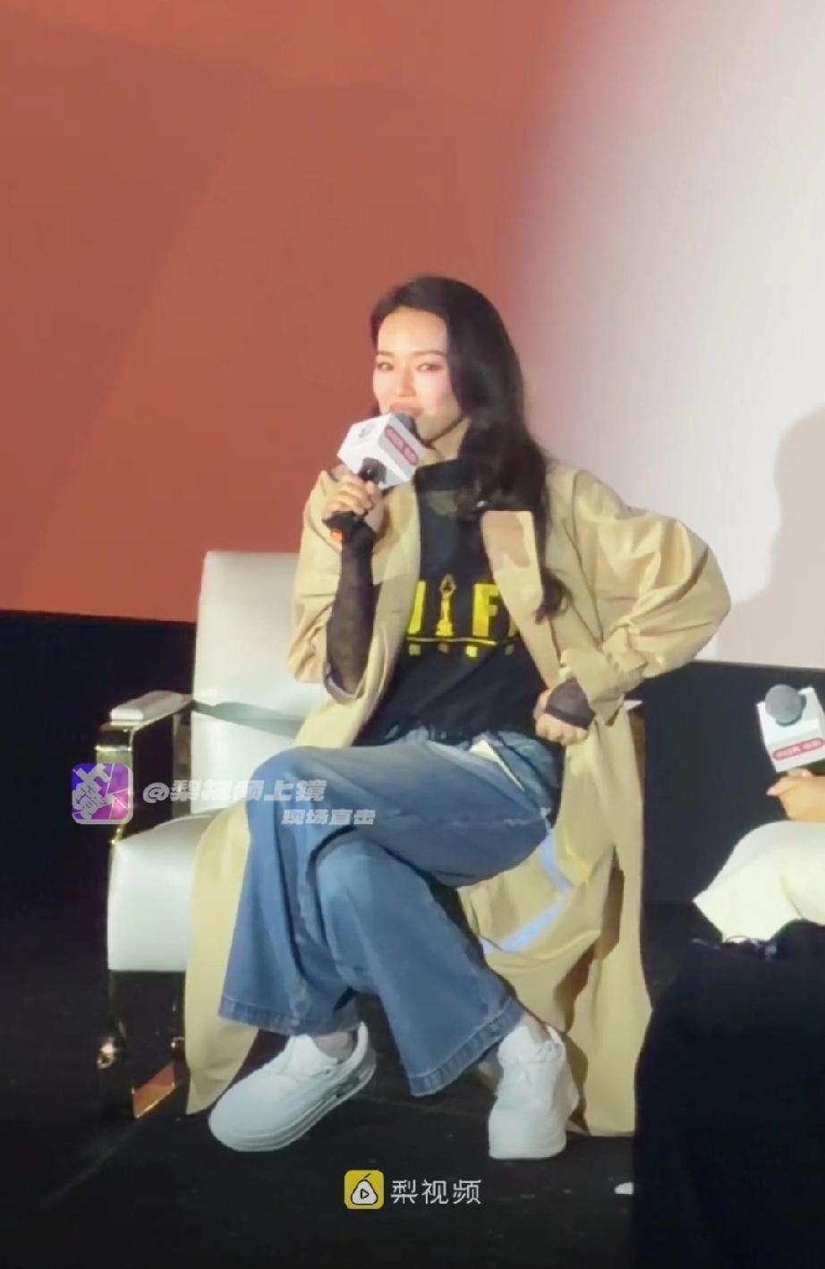 【舒淇回应自导自演计划】舒淇在写第二个剧本了 4月17日晚，舒淇在北京国际电影节