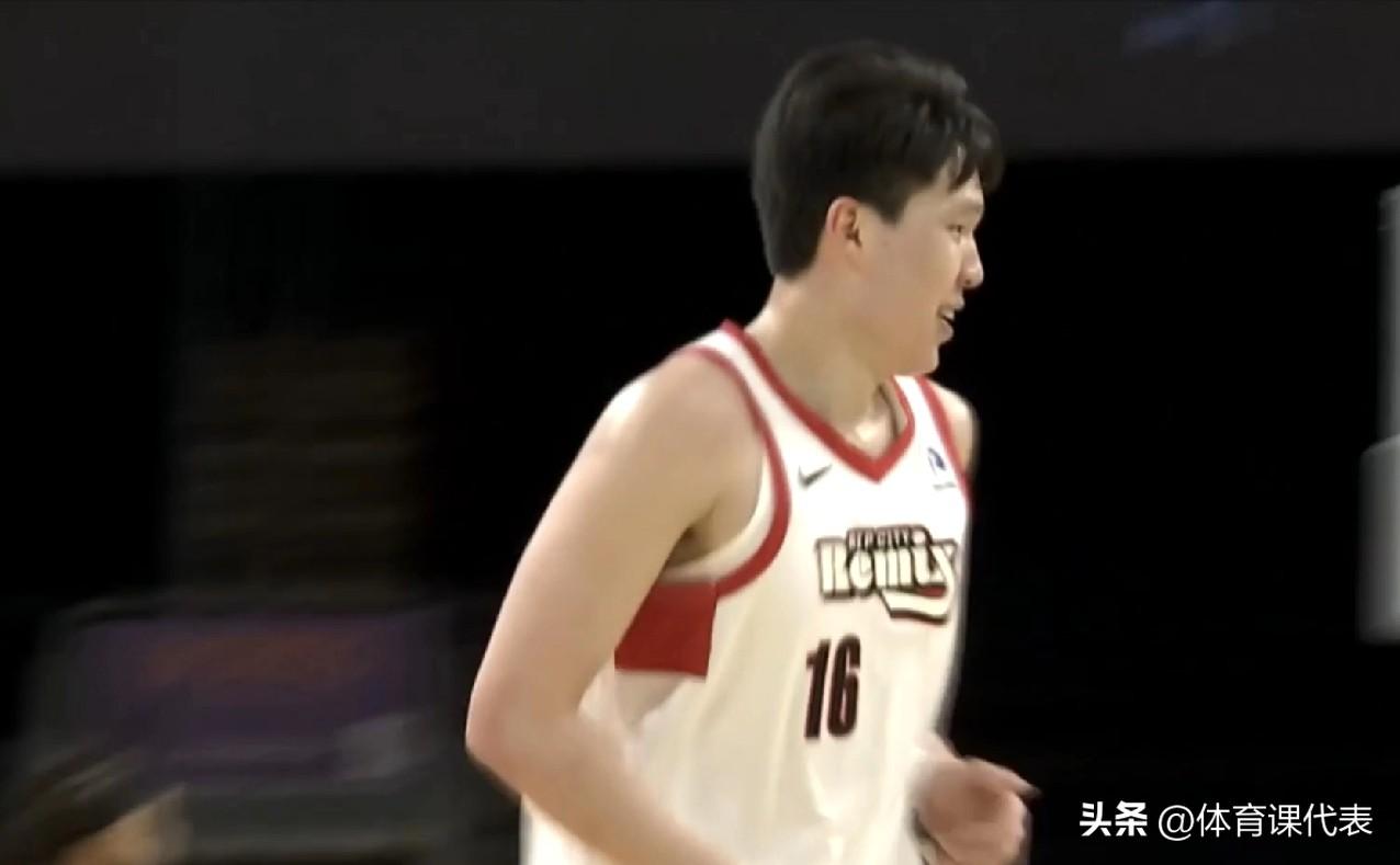 NBA发展联盟，杨瀚森上半场六投全中砍14+6+3填满数据栏！北京时间2026年