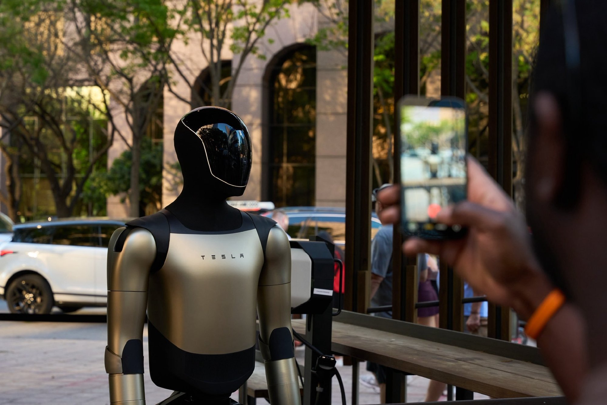 早，特斯拉Optimus第三代要来了~ AGI人形机器人