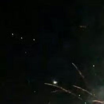 每日一善阳光信用 人生路上，要学会善待，善待他人，可以让人生走得更远；善待自己，