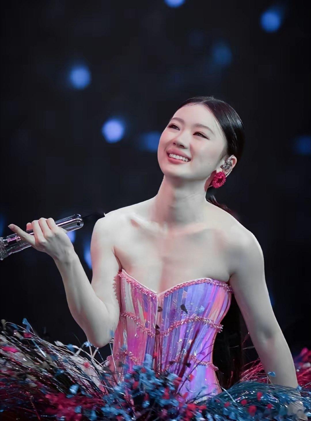 单依纯未来的路估计不好走了，原因其实很简单，不是因为她的侵权行为败坏路人缘而是她