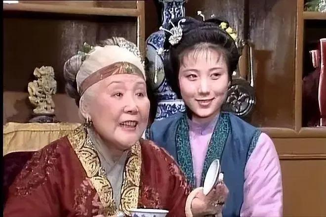 红楼梦鸳鸯扮演者郑峥去世，享年61岁，为了演出这个角色，她勇敢的辞去了检察院的金