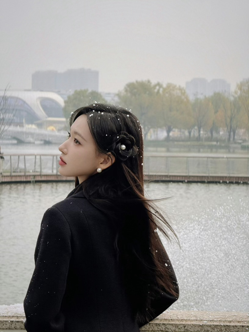 程潇  cx程潇明日乐园 cx程潇朱美 “风声藏匿思念，玫瑰藏匿爱意”𝒯𝒽?