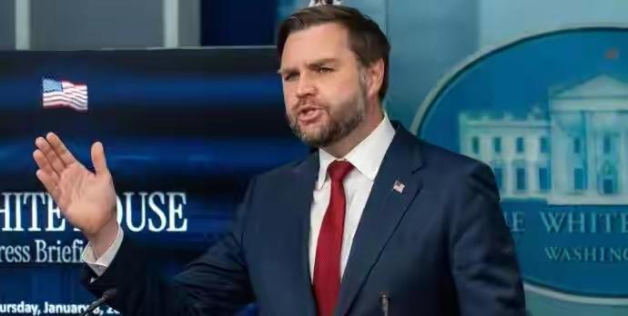 ​面对油价居高的问题，美国也面临同样的问题，美国副总统万斯这时候他们向大家澄清这