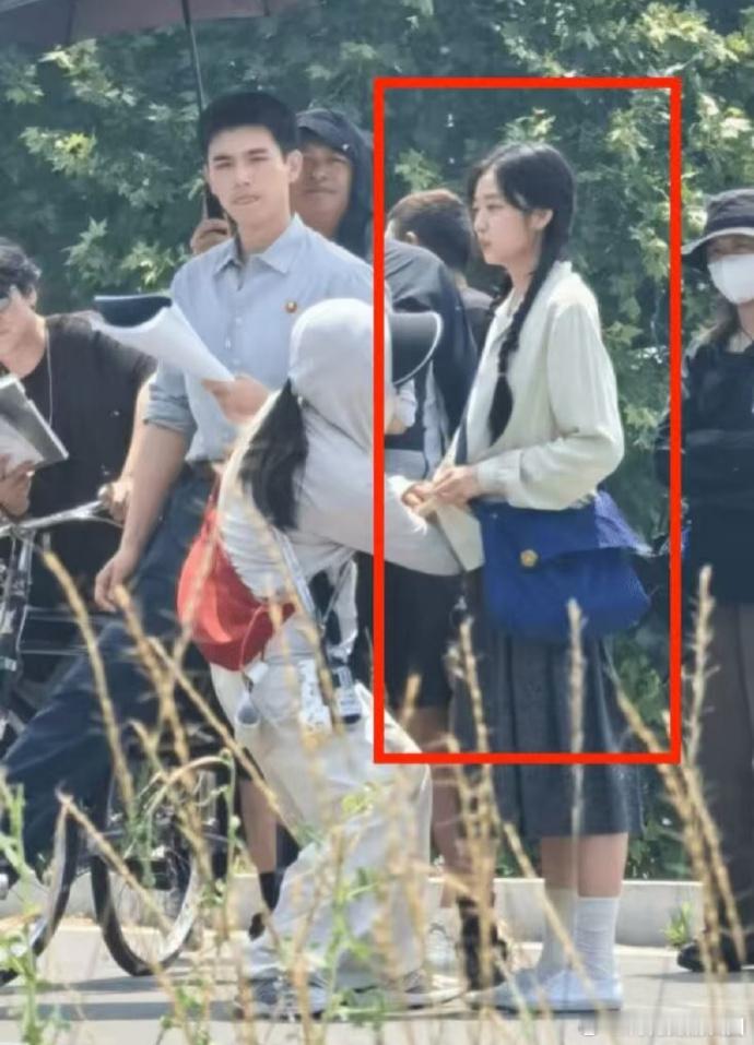 孙千生图惊艳，状态绝佳，发量令人羡慕。演技在线却似不温不火，这般宝藏演员，何时能