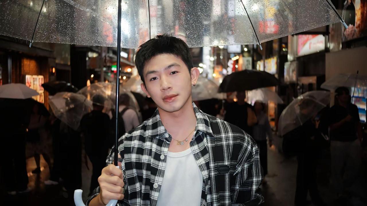 下次见 我们该穿长袖了吧