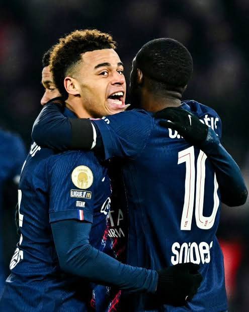 法国球迷俱乐部  团结起来战斗巴黎圣日耳曼