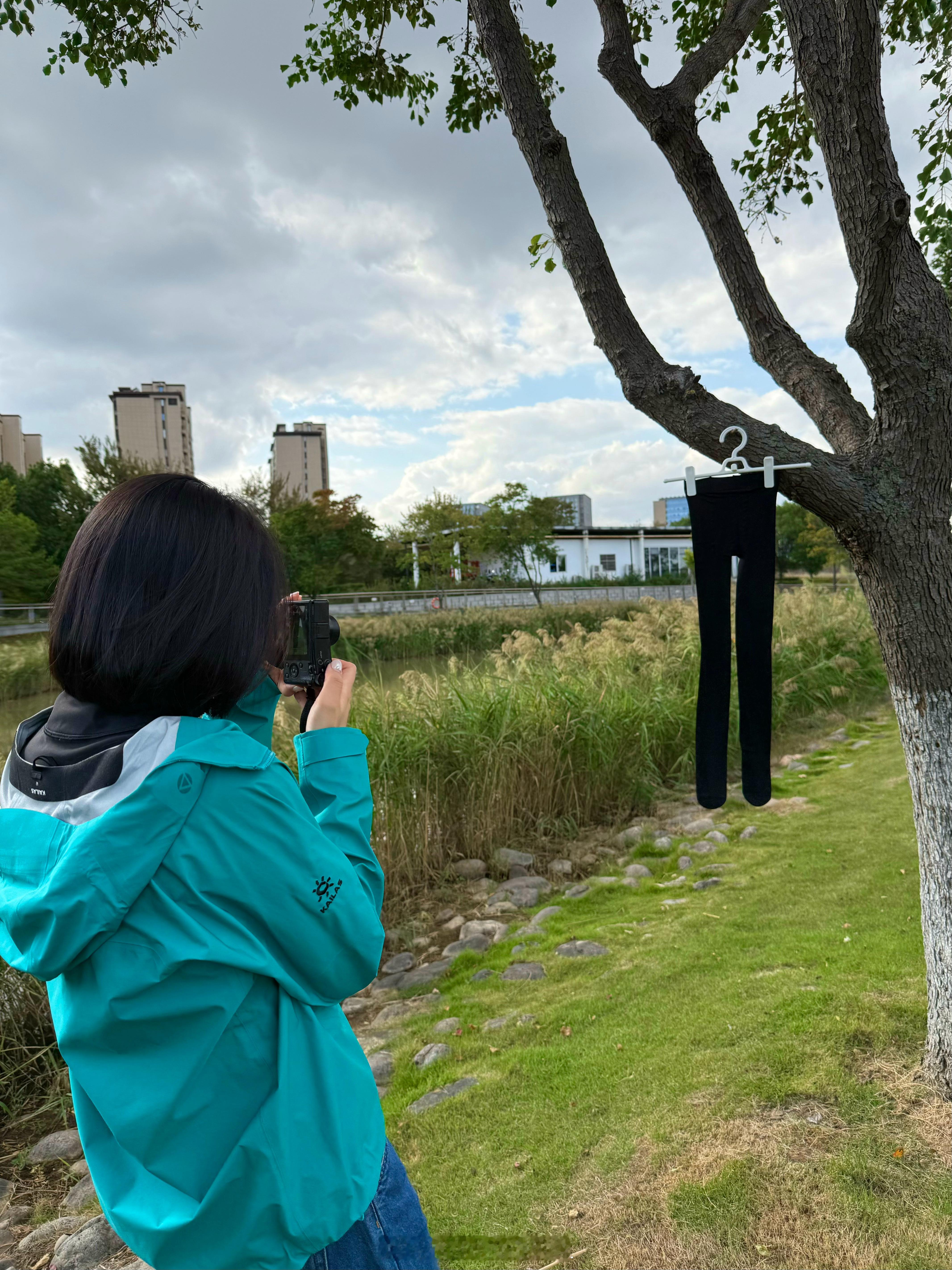 今天模特干摄影了 