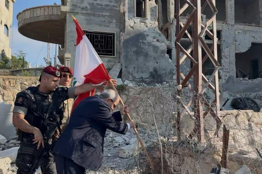 🔥🇱🇧🇮🇱
黎巴嫩军队部队
昨天首次进入黎巴嫩南部
的扎塔尔加尔比耶村
