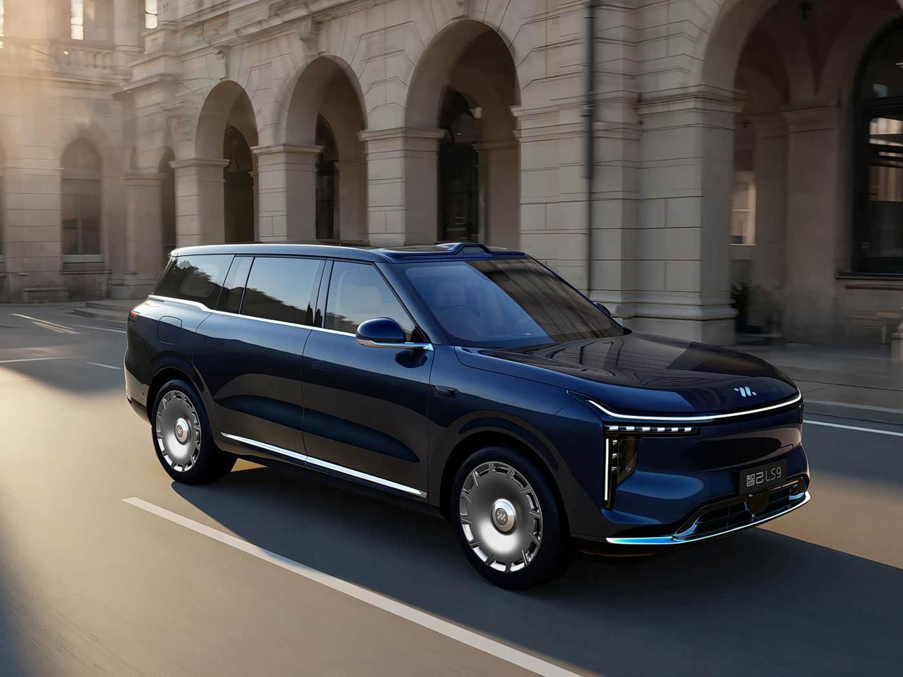 智己LS9开启预售，它的亮点都有哪些？
 
11月4日晚，上汽旗下智己汽车首款大