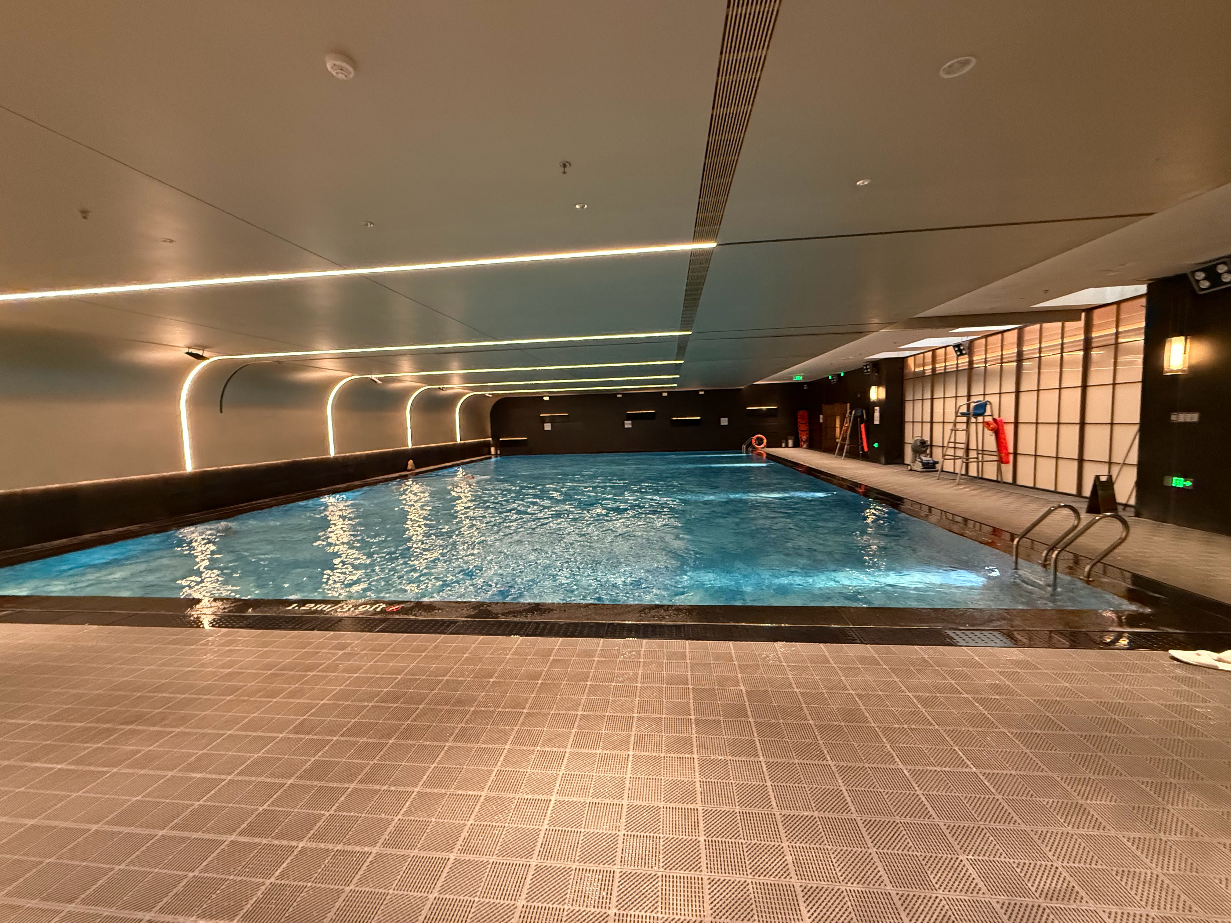 忙里偷闲，游了个泳这OPPO Watch S还能识别泳姿防水就不用多说了，这都做