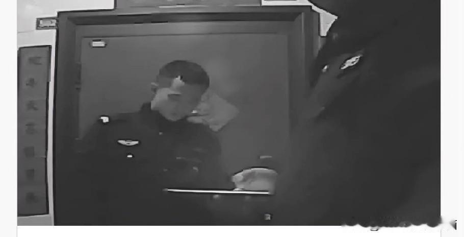 不知道他俩敲我家门什么事儿呢