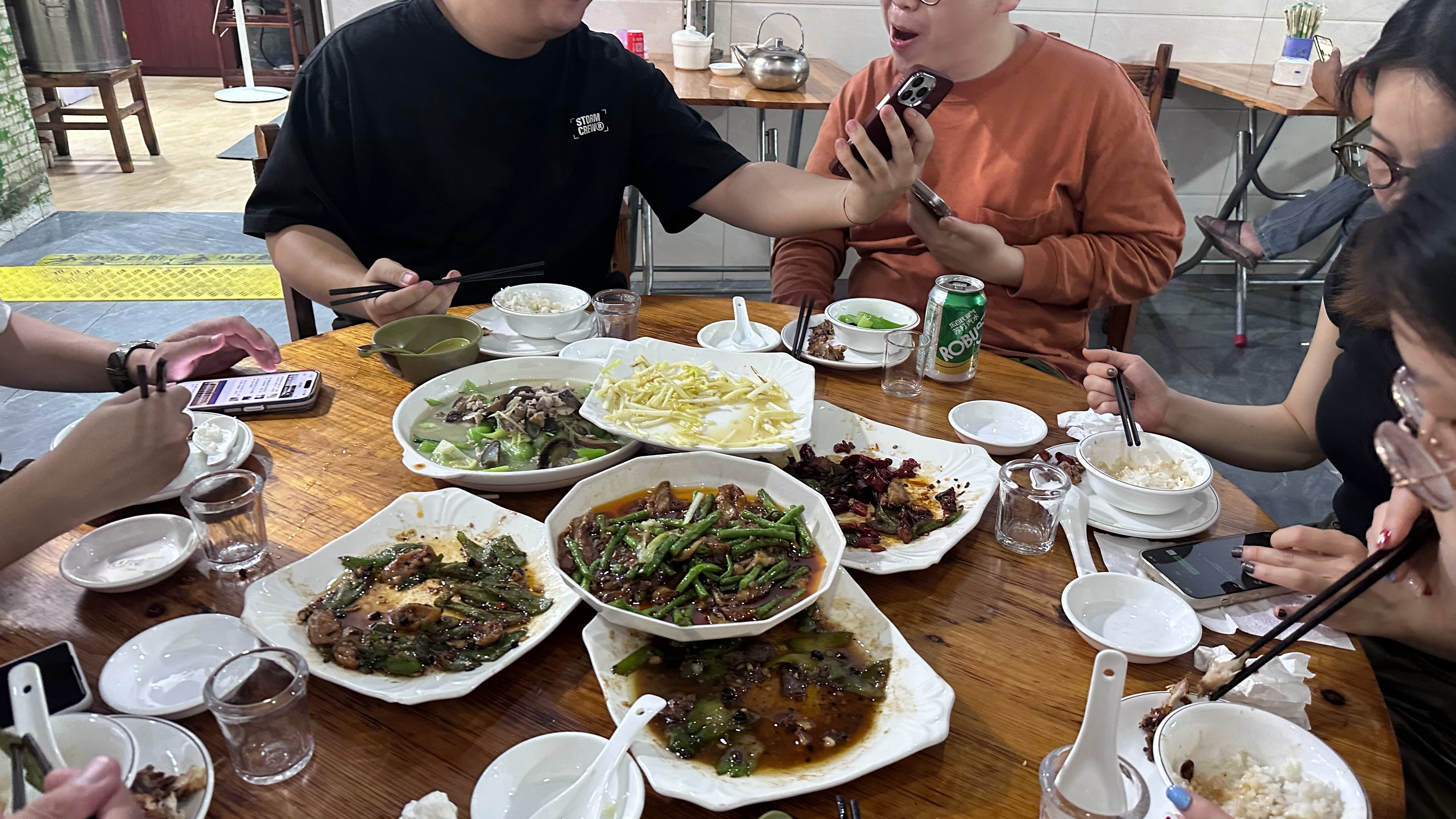 sbti人格大全IMSB人格 点了一桌子菜，然后集体在测人格！猜猜对方什么样的人