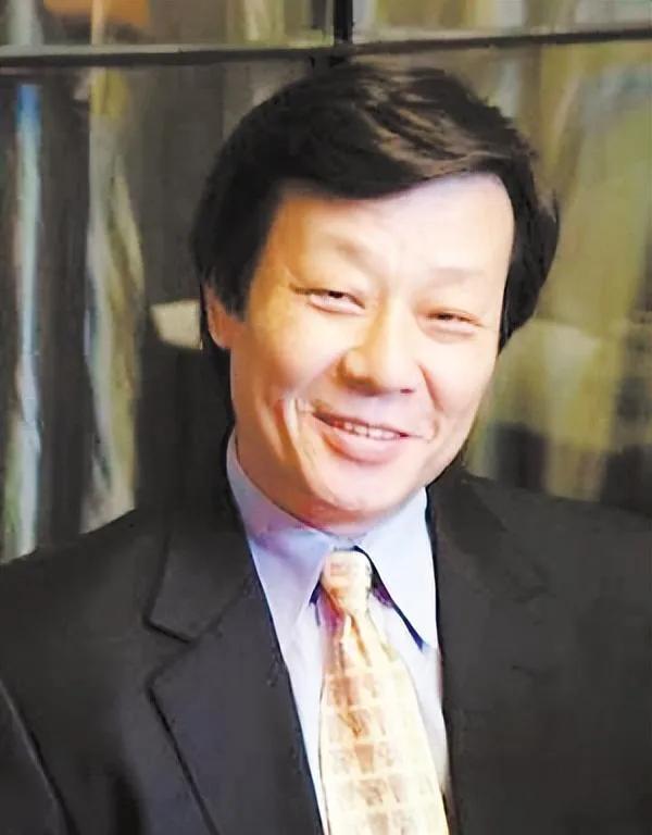 寇世勋，两岸影坛的实力派标杆。他非靠颜值吸睛的“花瓶型”演员，却以扎实演技征服观
