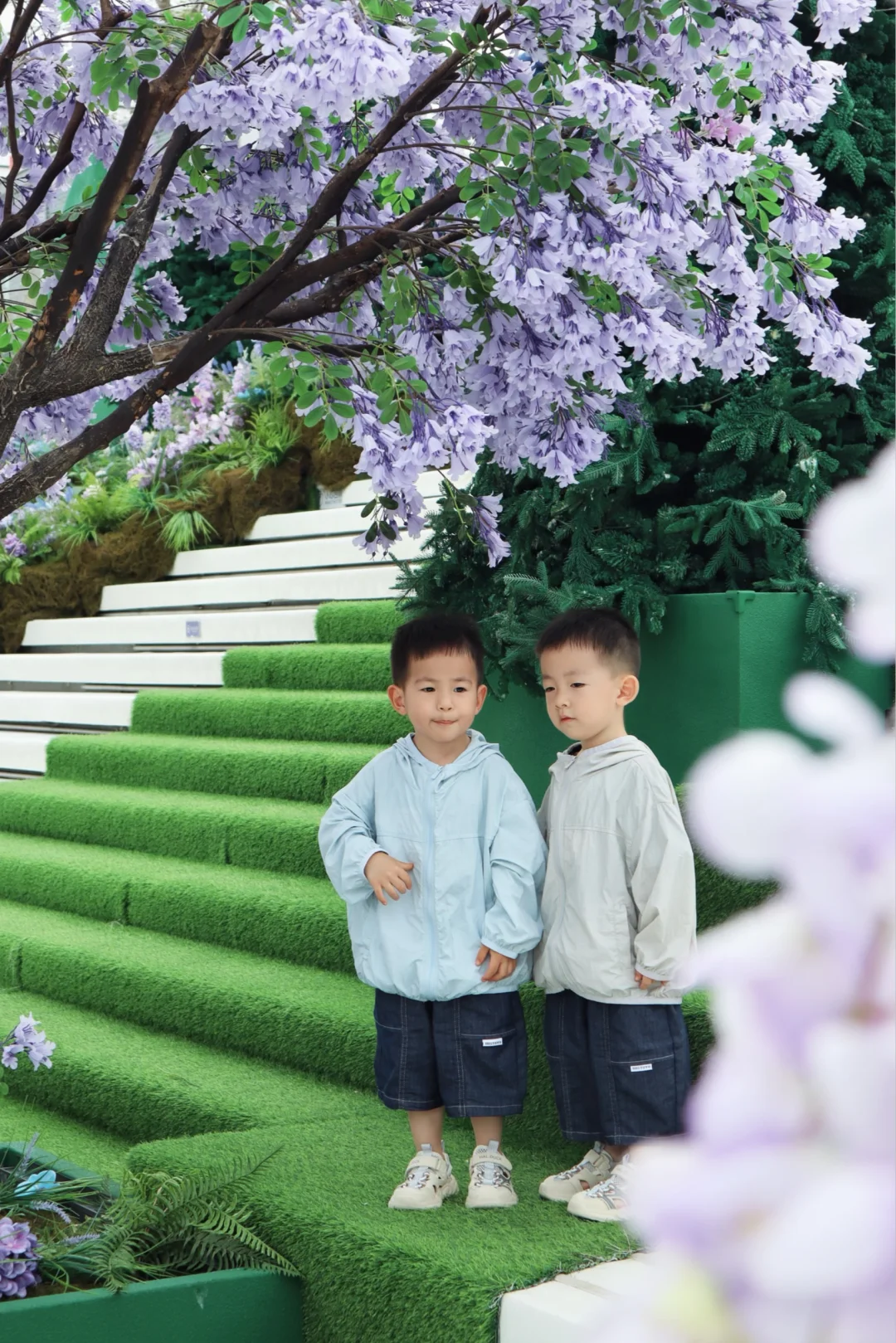 喜欢夏天，更喜欢阳光下明媚的你们