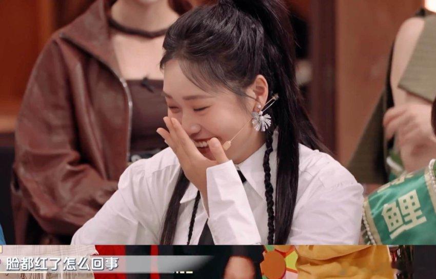 李雪琴被何健麒钓成翘嘴  霸总专业户何健麒一出手，全场都被他撩得神魂颠倒！李雪琴