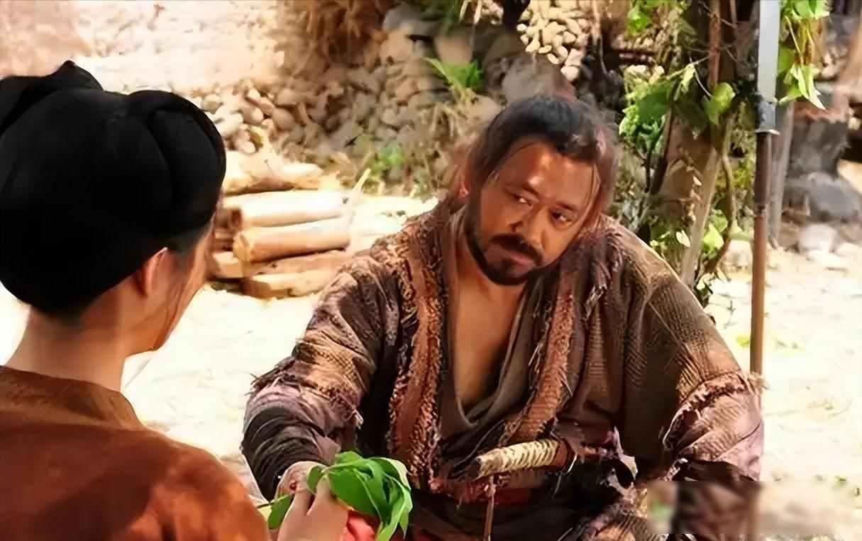 唐朝有一无赖地痞，草草埋葬亡父时偶遇龙穴，三十年后成开国皇帝
谁能想到，公元九百