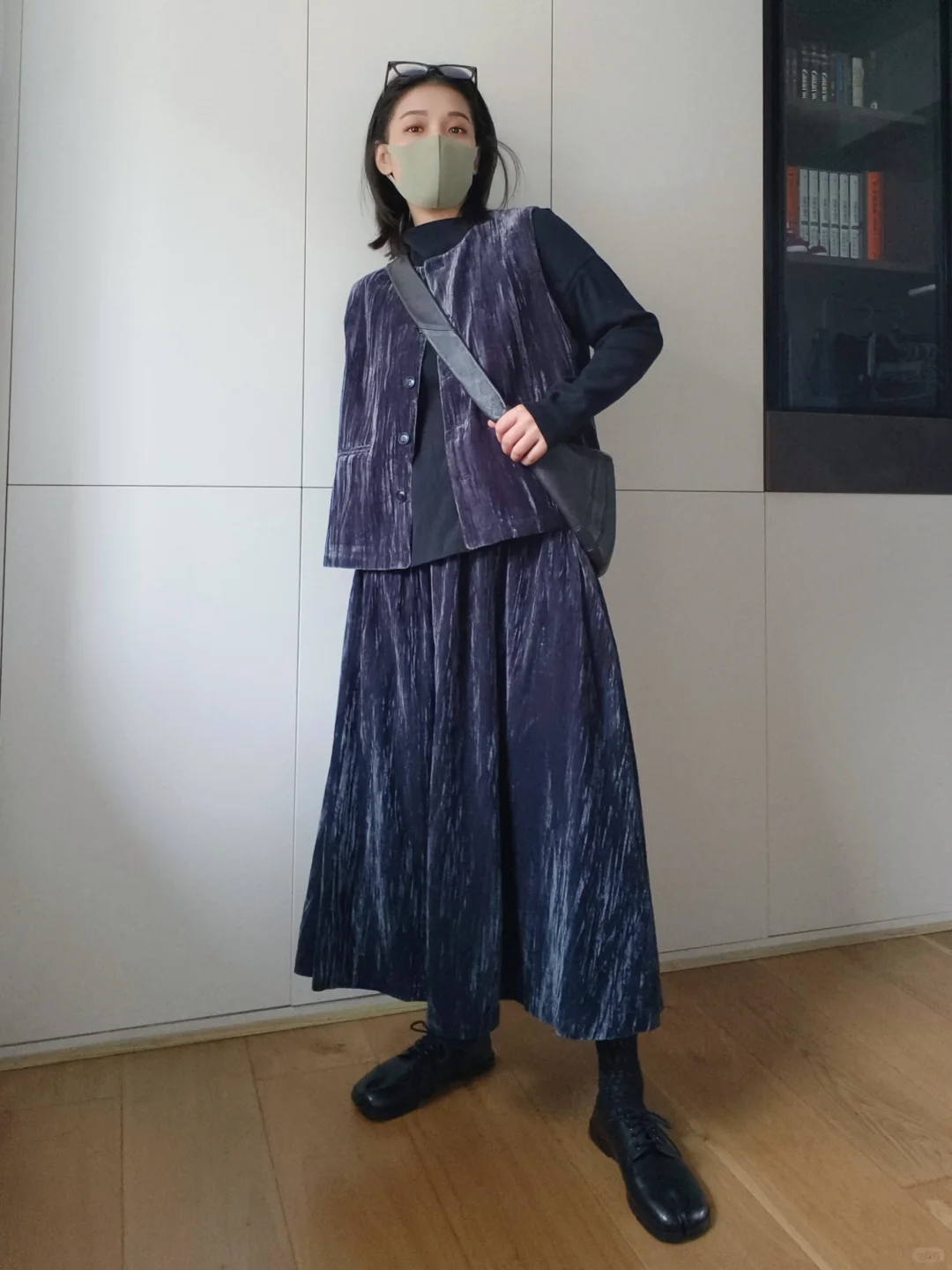 周五好心情，穿穿还挺特别的背心和半裙