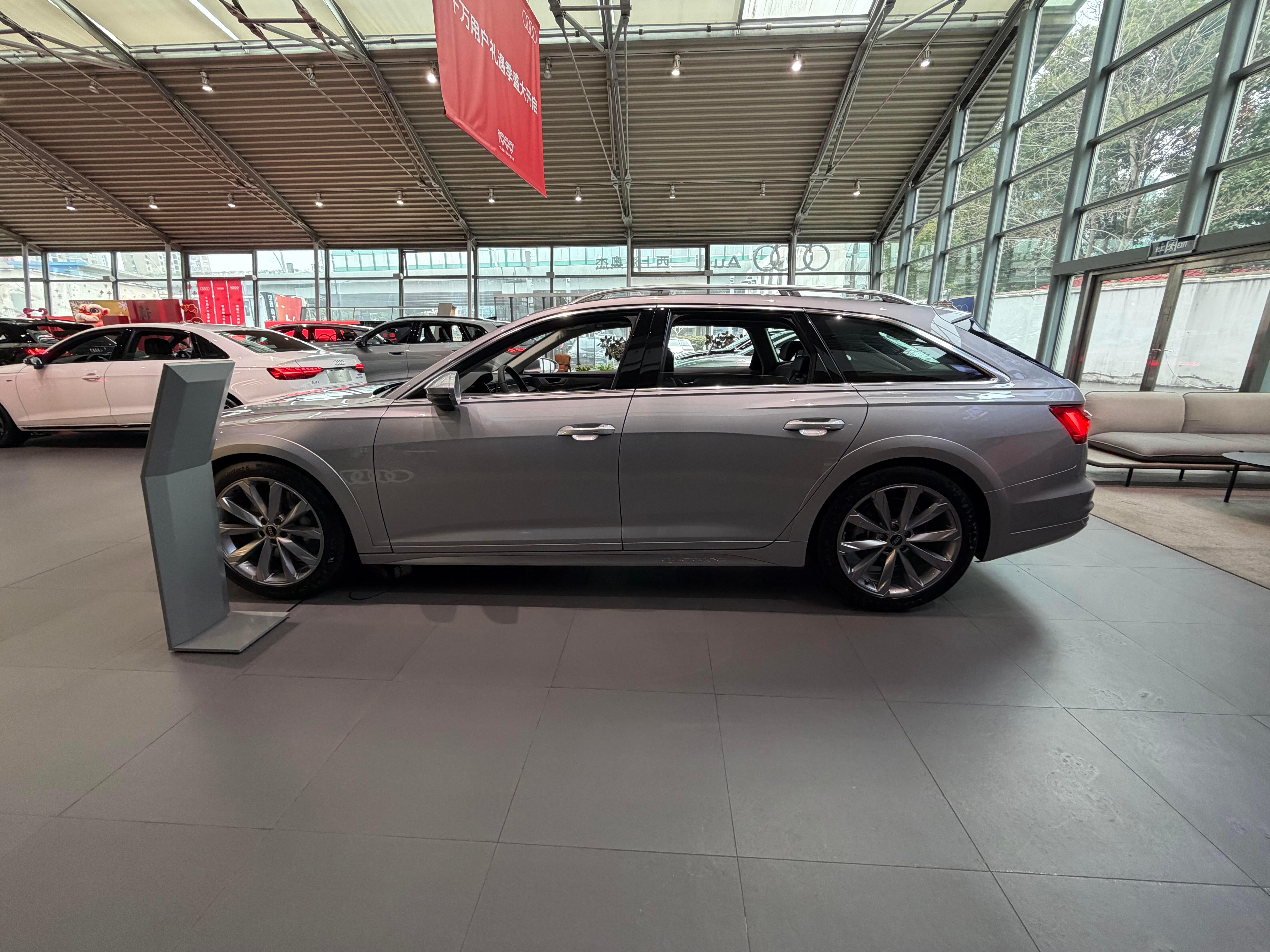 瓦罐天花板，A6 Allroad 花剑银大满配懂瓦罐的人，一眼沦陷进口A6 Al