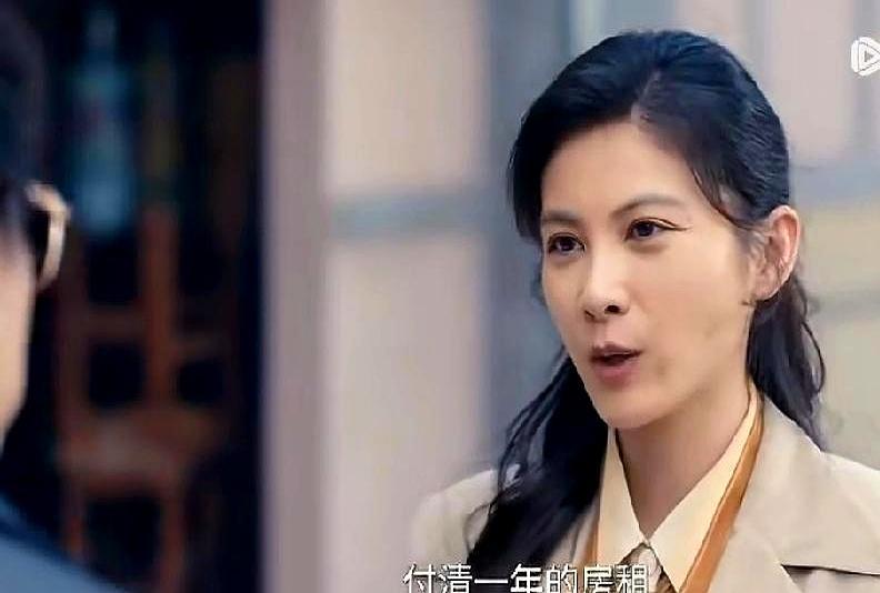 孙小燕，馄饨摊支成歌厅，借钱搞装修，就想让儿子别吃咸菜。
 
林冬福先掏存折，一