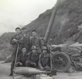 1960年南京307兵工厂热火朝天造出近千门56式160毫米火炮，谁承想刚出厂就