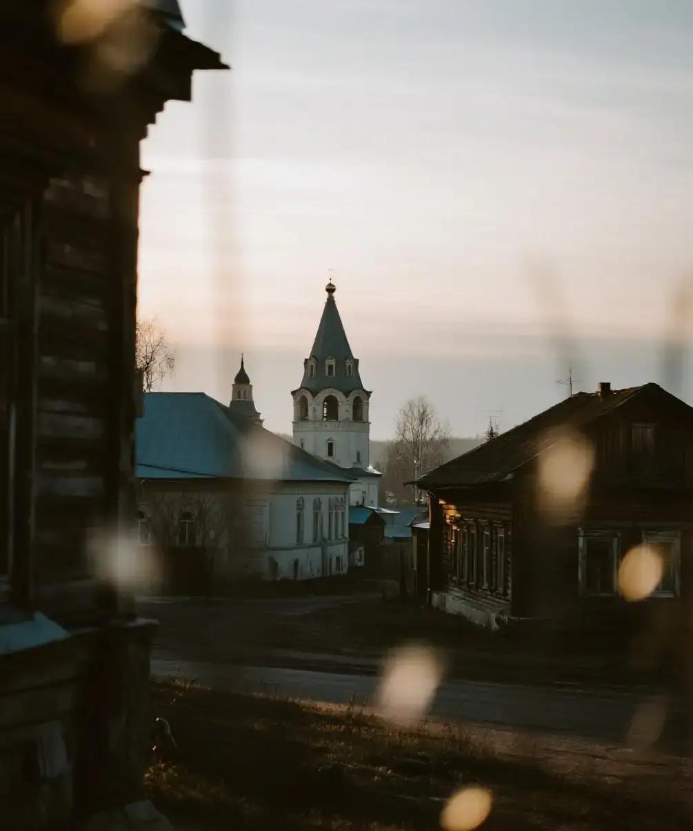 蔡澜说人过五十最好的保命招就三样：扔东西、远离让你累的人、每天跟自己对对话。
他