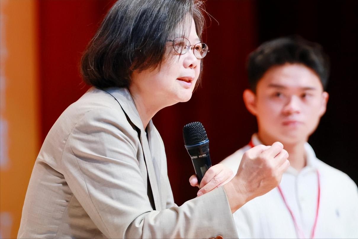 统一台湾不容延缓，必须速战速决，这才是对全球负责，蔡英文的一番话反倒点醒了所有人