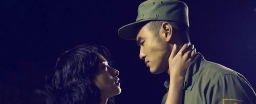 1949年，蒋介石带着60万大军败逃台湾，其中大部分都是没成婚的年轻人，为了解决