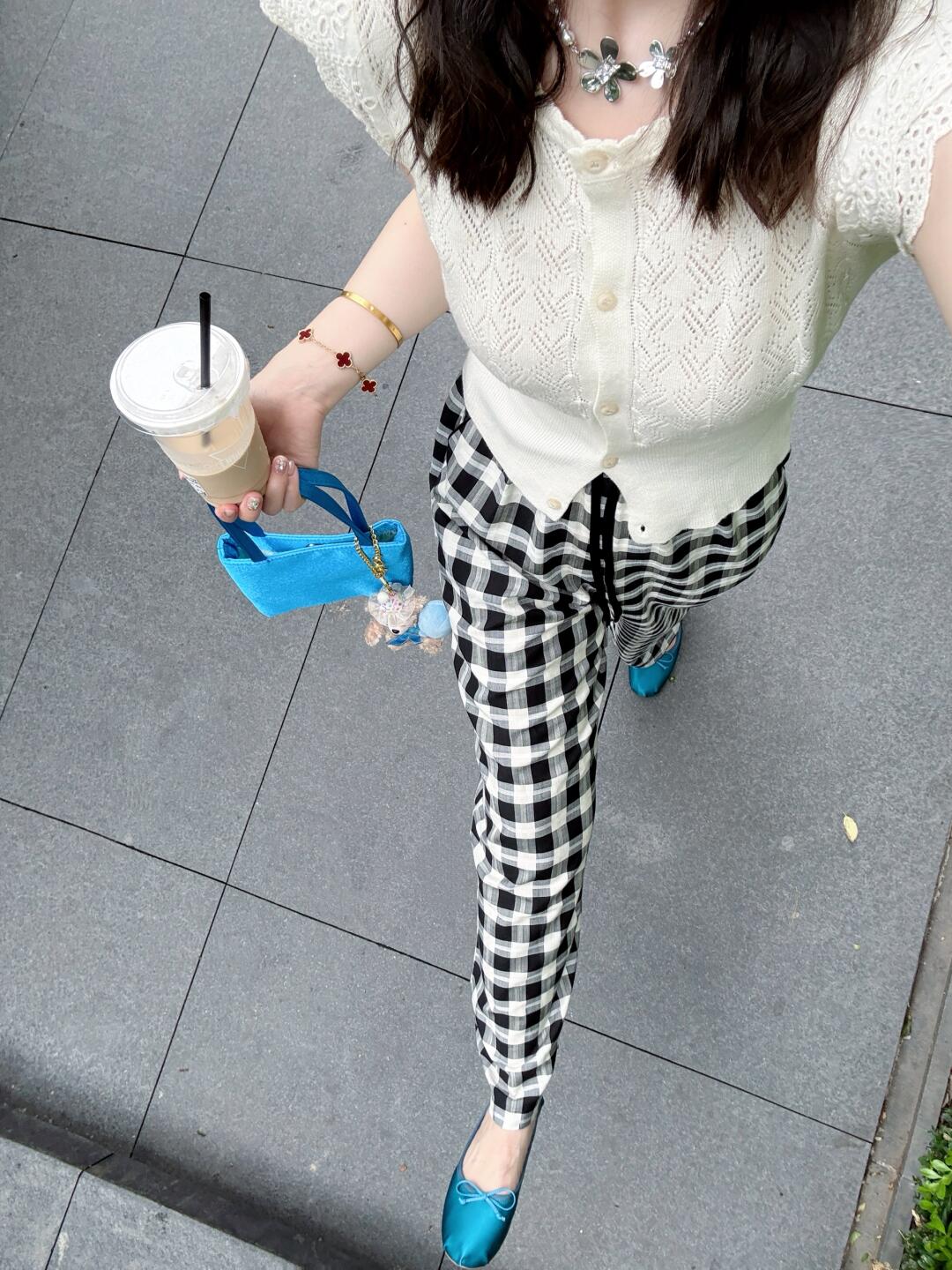 白色小衫配冰丝裤绝了💙夏天就要舒服又漂亮