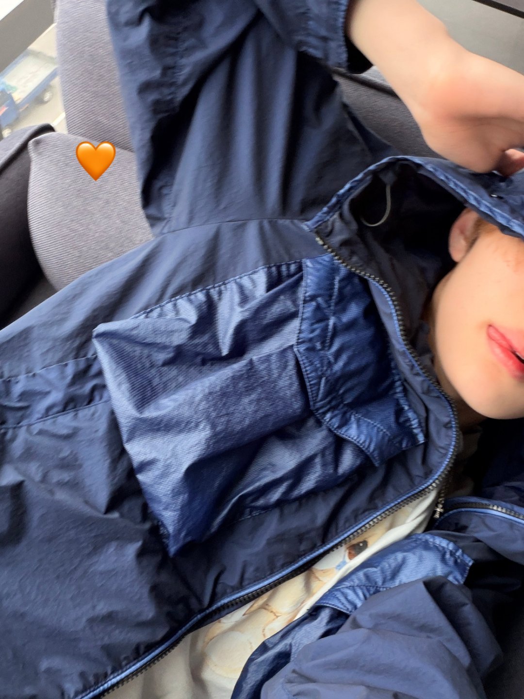 260702 🐷💭🐷：我最爱的座位🐷：（图一 ）🐷：是以前上传过睡觉照