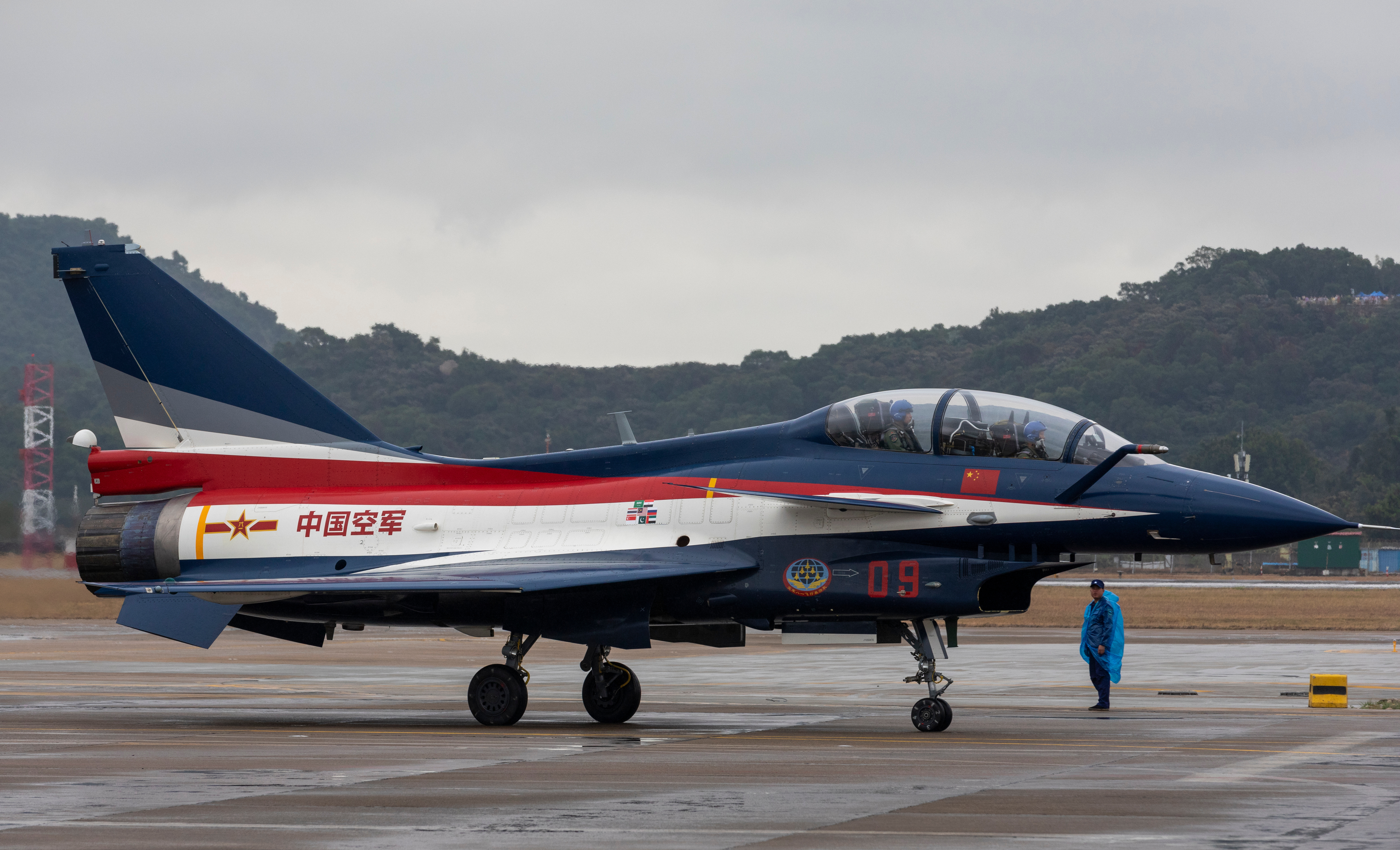 歼10首飞28周年 “十年窗下无人问，一举成名天下知”，“争气机”生快！ 