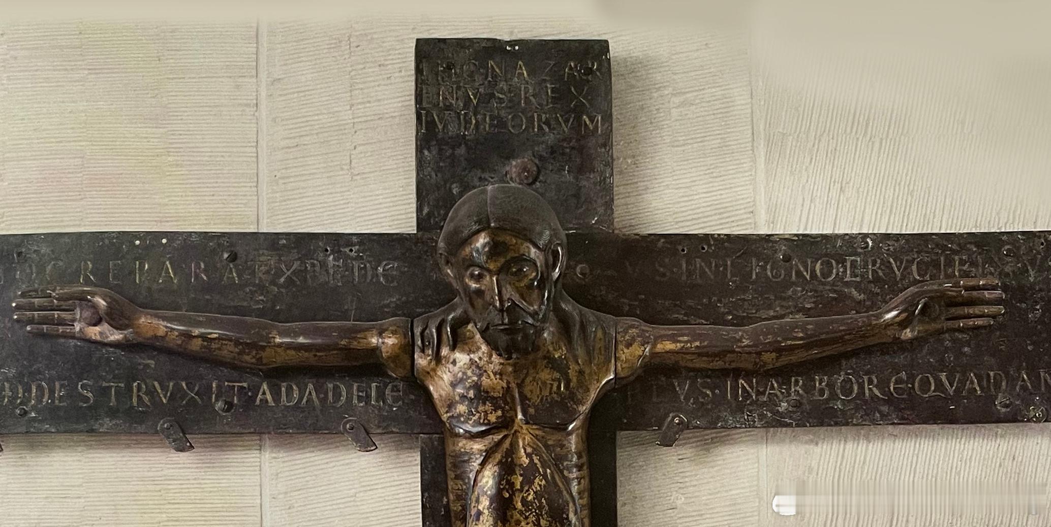 # 罗马式时期艺术  ROMANESQUE # 明登十字架明登主教座堂的十字架可