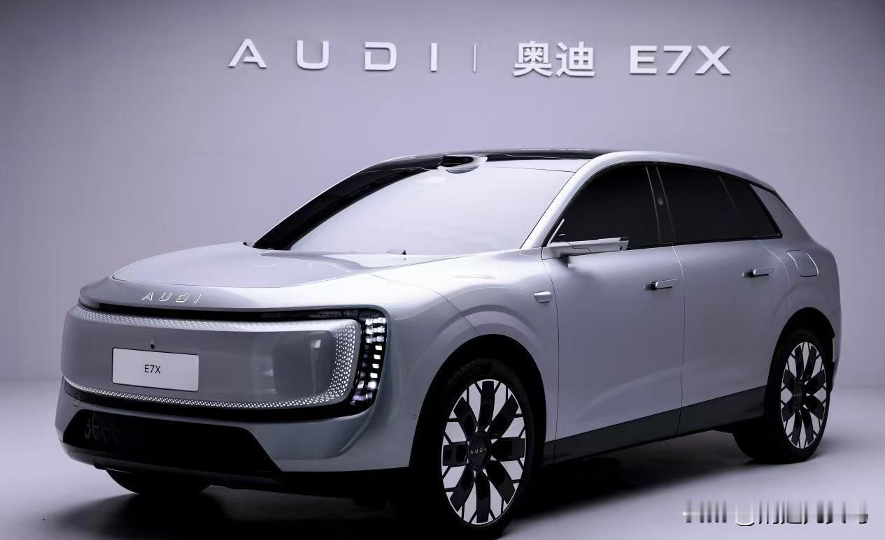 打破“选装才高级”的潜规则！奥迪E7X先锋型25.78万，把高阶智驾打成标配
对