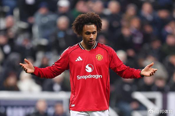 英超曼联 约书亚·齐尔克塞：我觉得没有任何地方能比得上老特拉福德球场的氛围了。比
