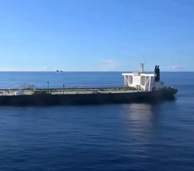 美军扣押了一艘运输伊朗石油的超级油轮

CNN报道，美国中央司令部四月二十三日证