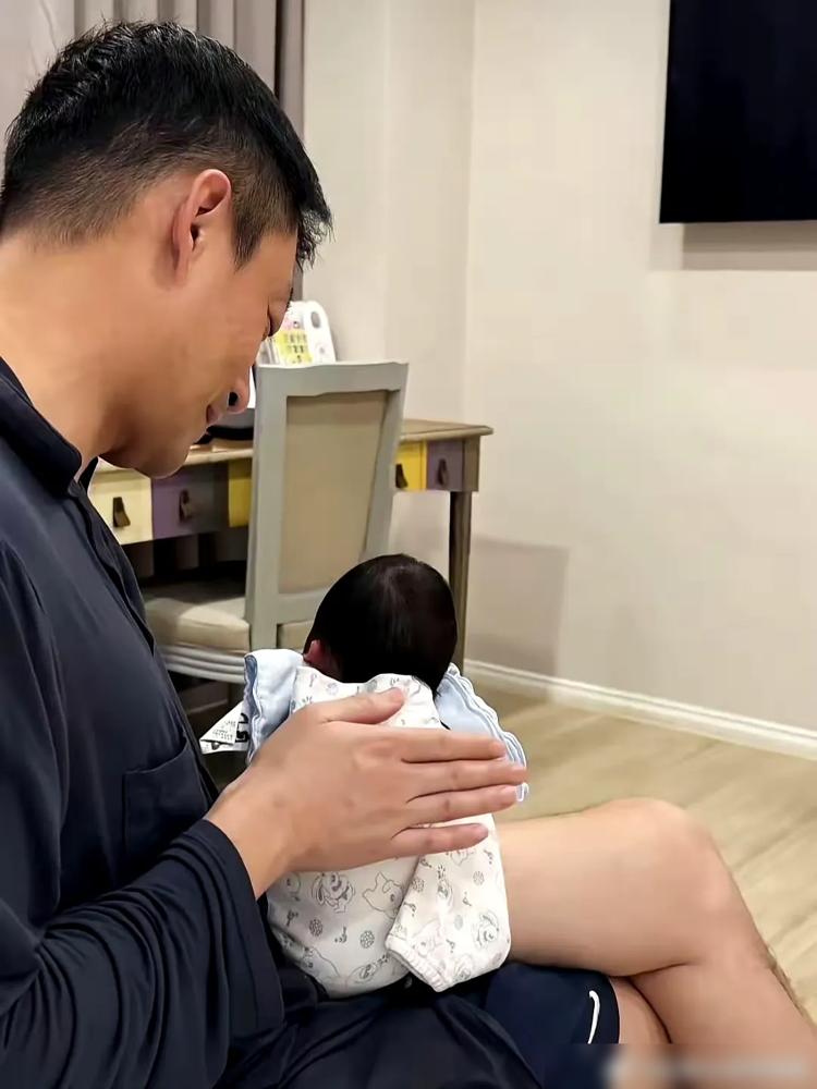 汪小菲喜得第三子！新媳妇生娃只用15分钟，婆婆张兰直言：根本没受罪！
 
你没听