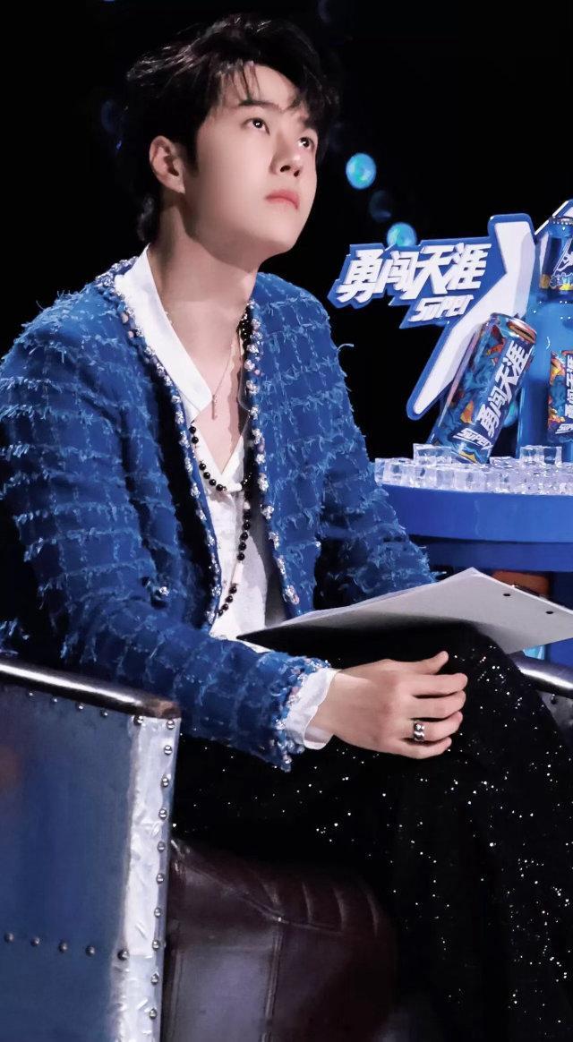 王一博冰雨火王一博陈宇真的又可爱又帅气，喜欢这位贵公子 