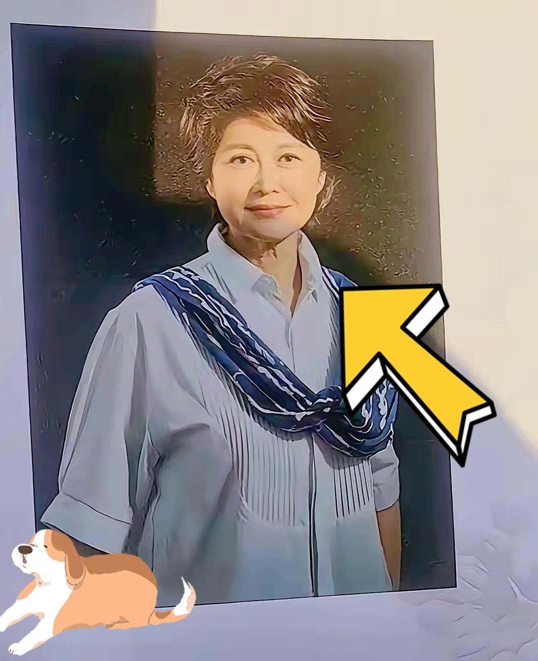 看哭😭！送灵环节
​敬一丹的老公和女儿站在门口挡住众人，然后她老公是一直保持微